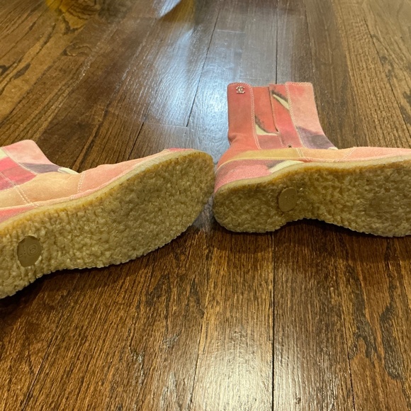 Chanel - Picture 3 of 3